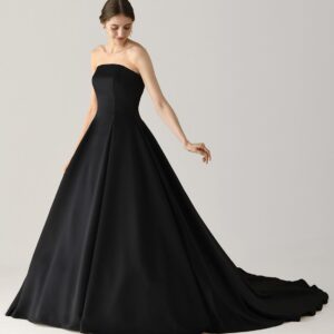Black Trail Gown For Pre-Wedding Photoshoot